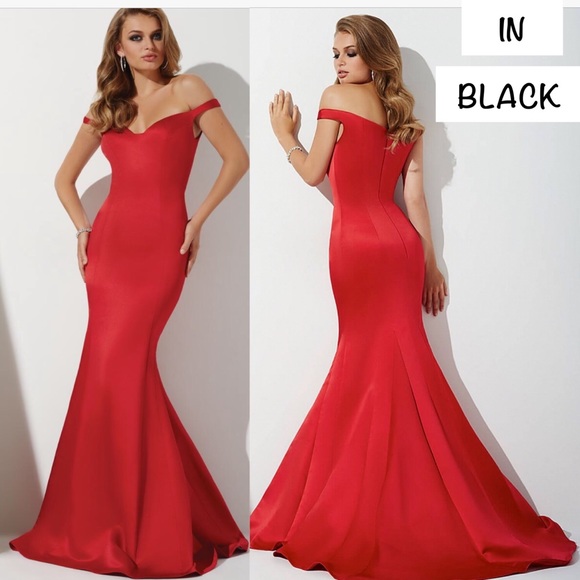 Jovani Dresses & Skirts - JOVANI Black Off The Shoulders Fitted Dress